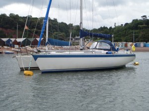 Fore and aft mooring using rigid MB120 mooring buoy